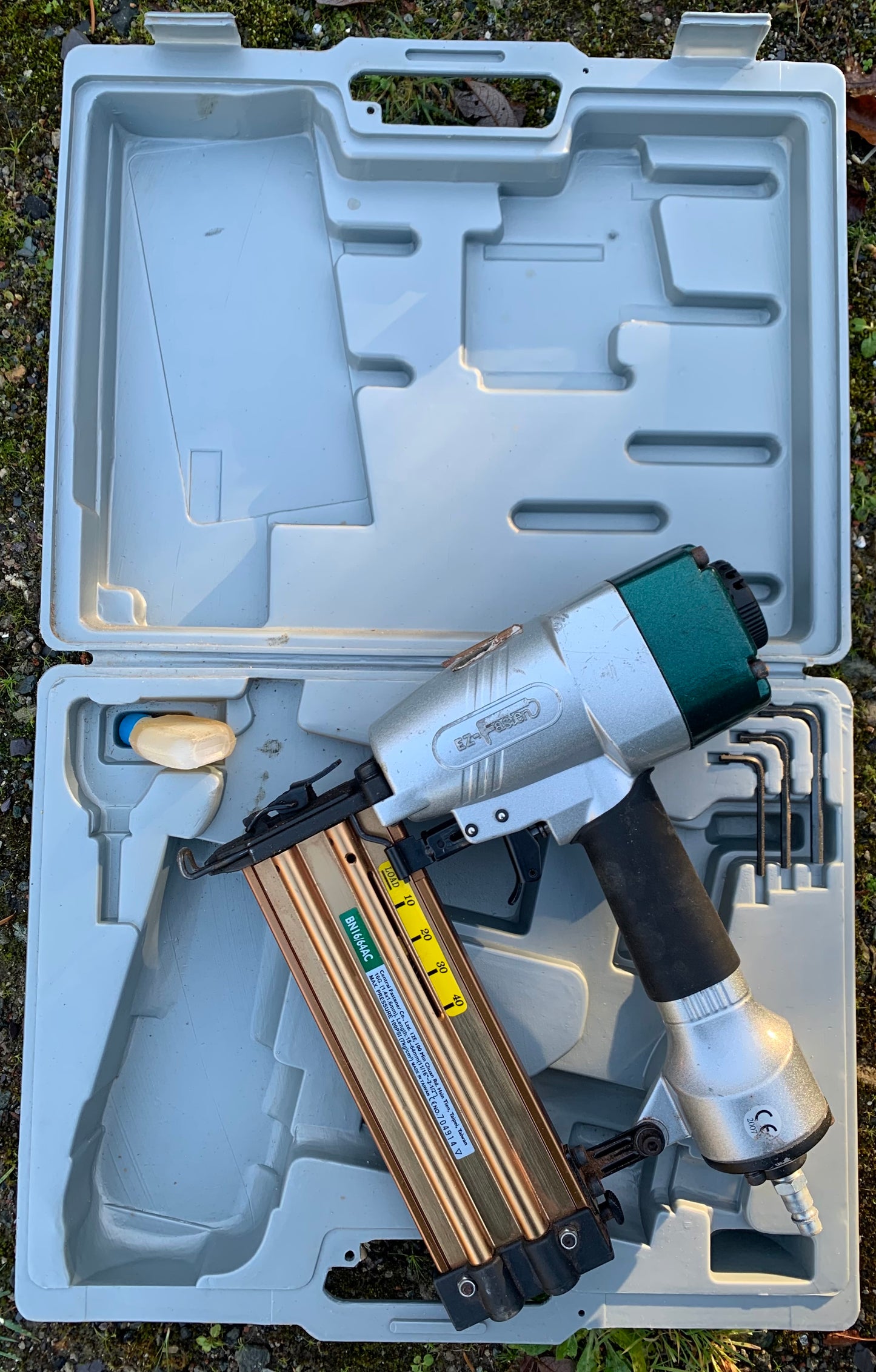Ez Fastner Air Gun