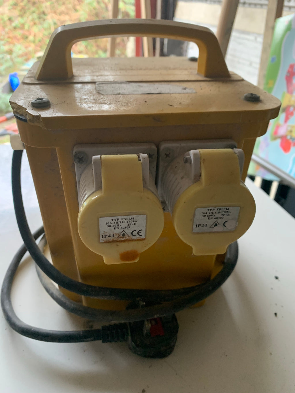 240 to 110v transformer