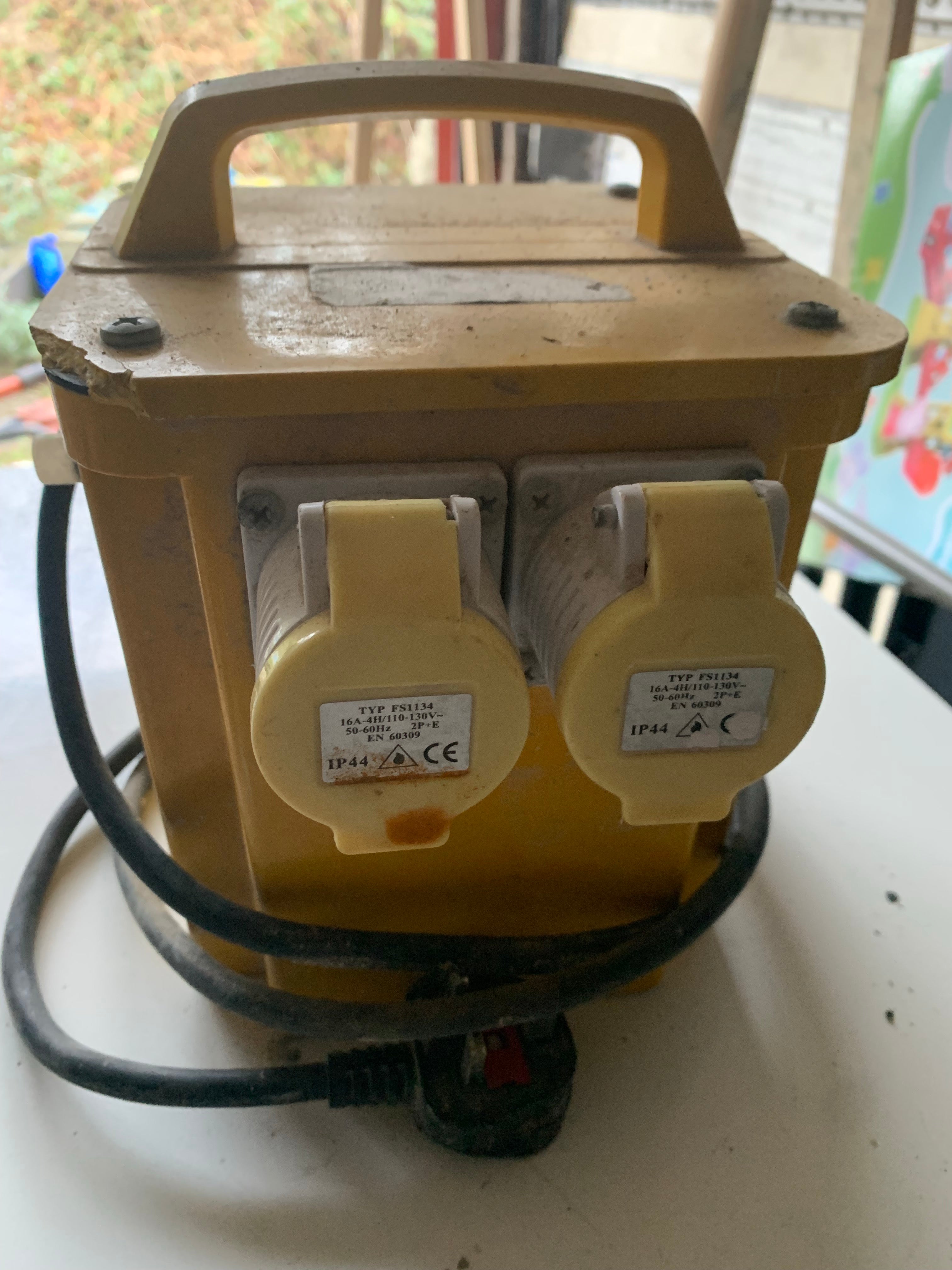 240 to 110v transformer